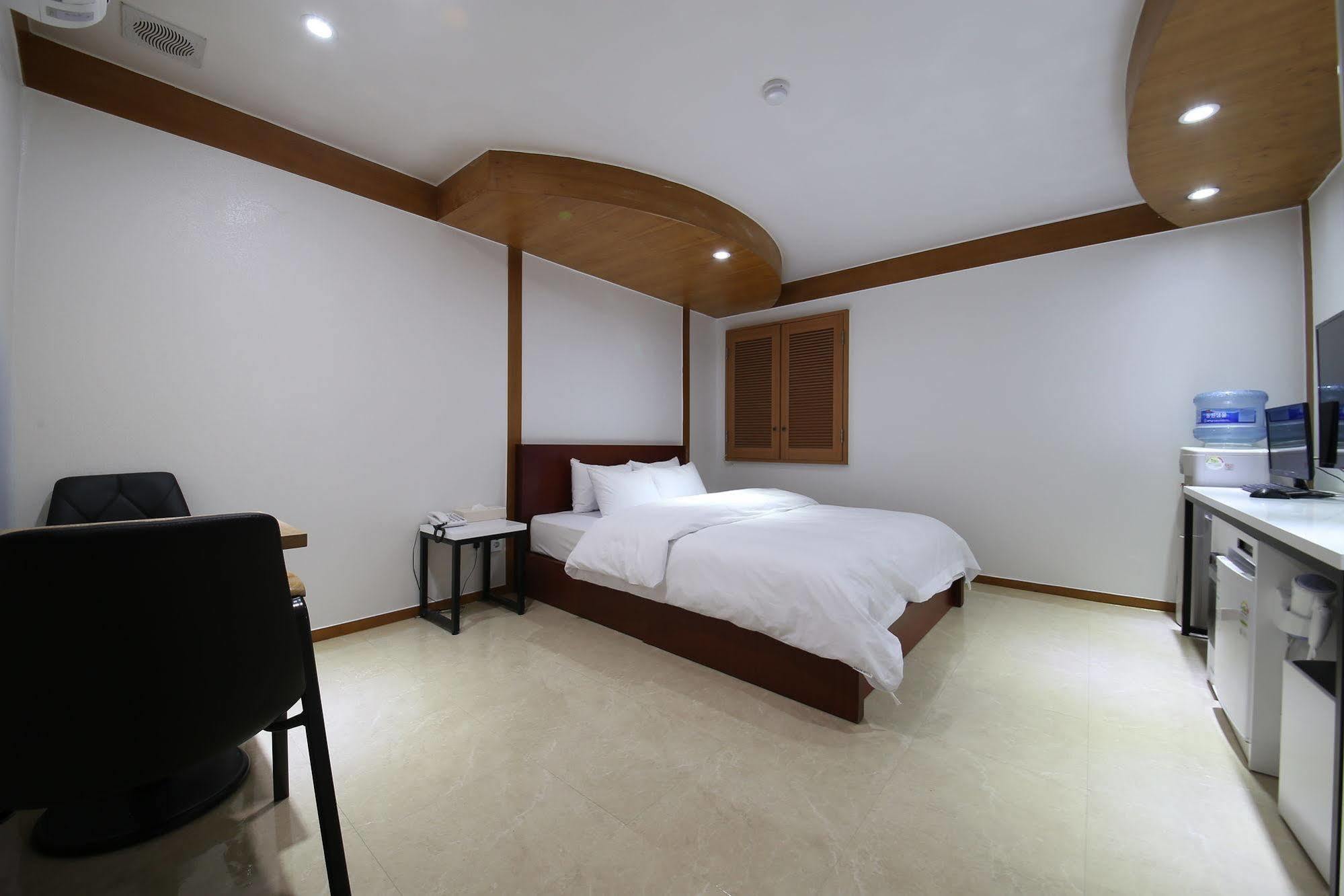 Abata Business Hotel Kōyō Extérieur photo