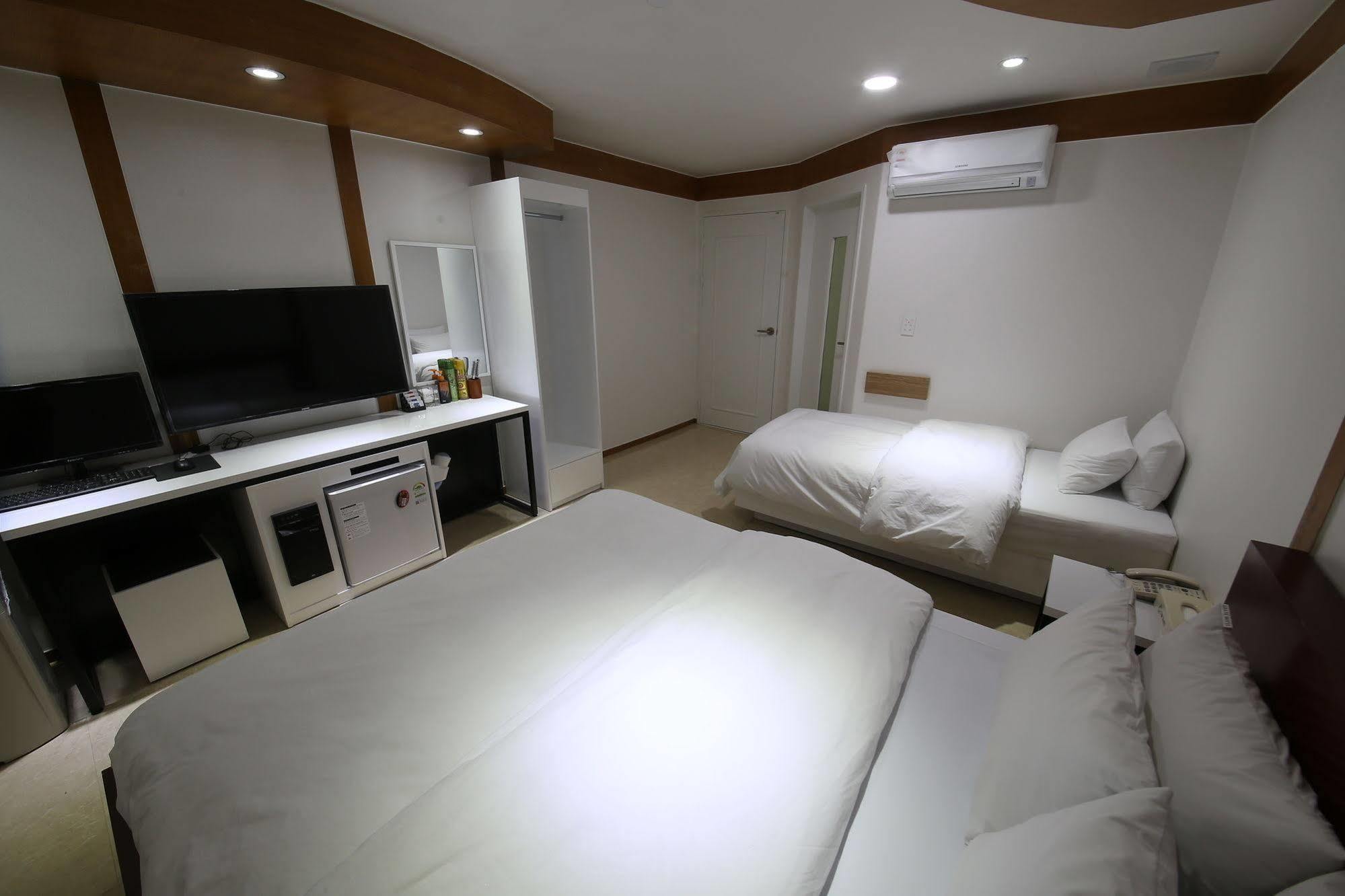 Abata Business Hotel Kōyō Extérieur photo